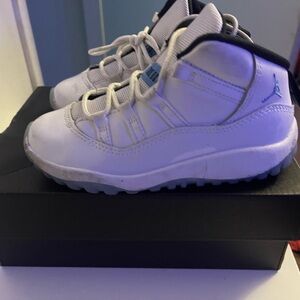 Air Jordan 11 Retro Blue’s